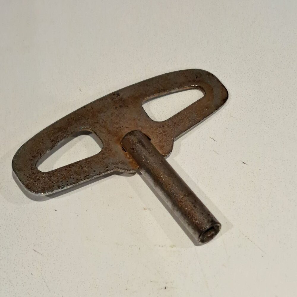 Vintage wind up key
